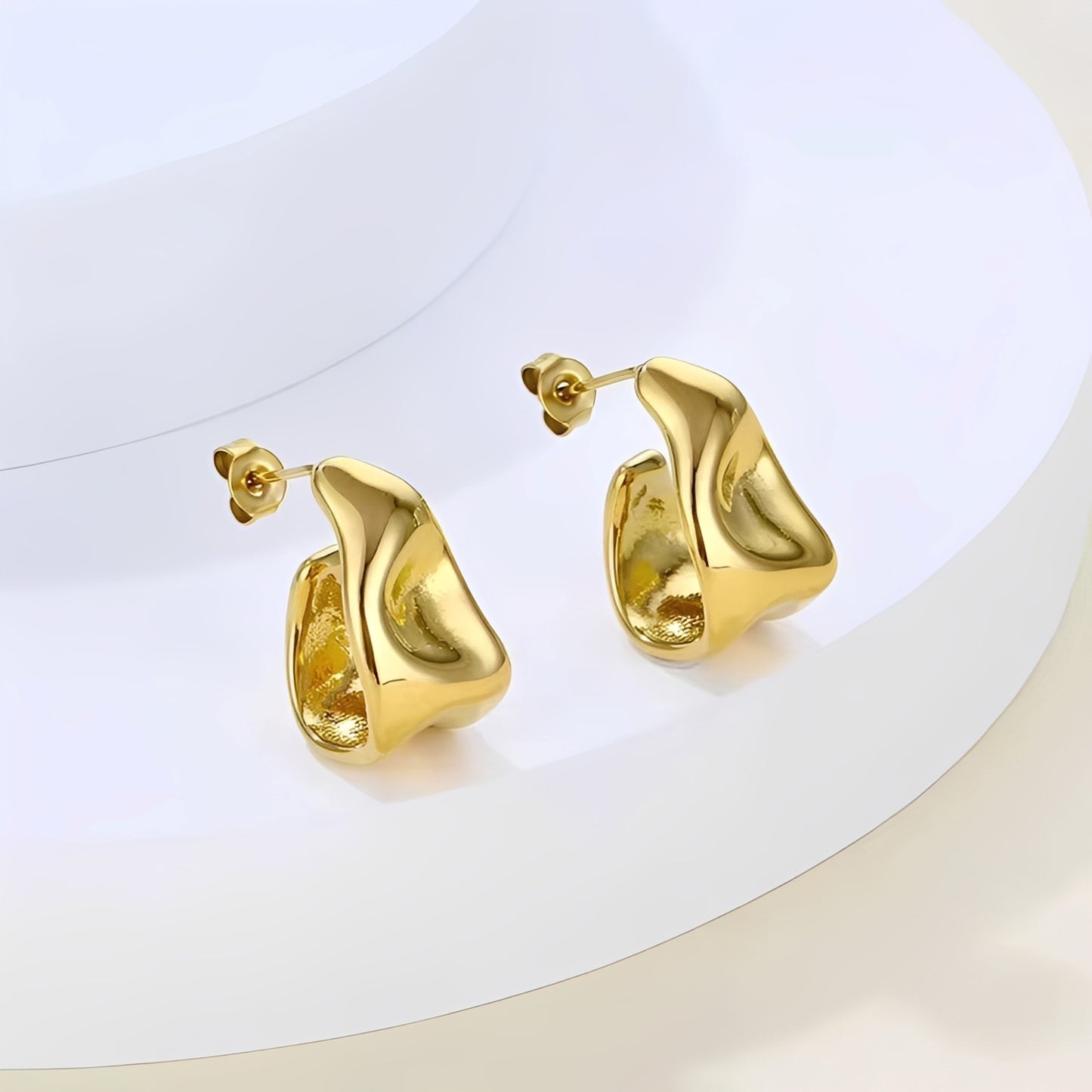 Naomi – Pendientes Irregulares Tipo Clavo Elegantes
