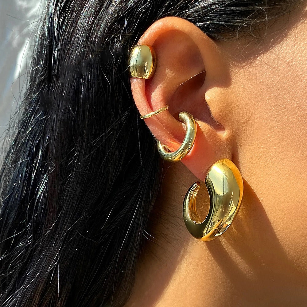 Isla – Ear Cuff Grande Dorado