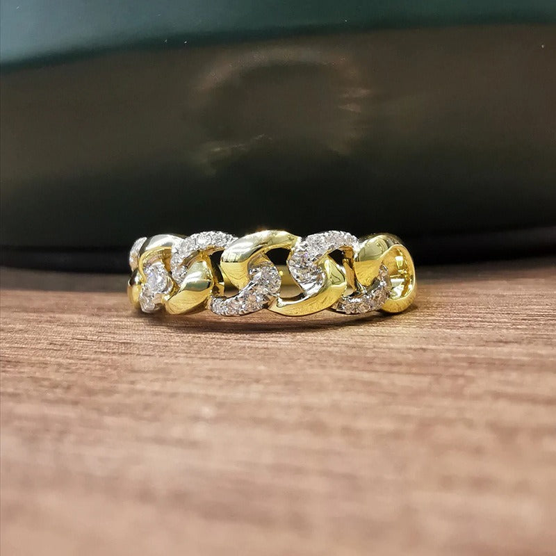 Gina – Anillo Elegante Enredado en Oro