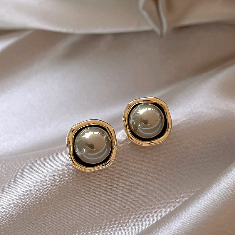 Zina – Criollas en Perlas Negras Elegantes