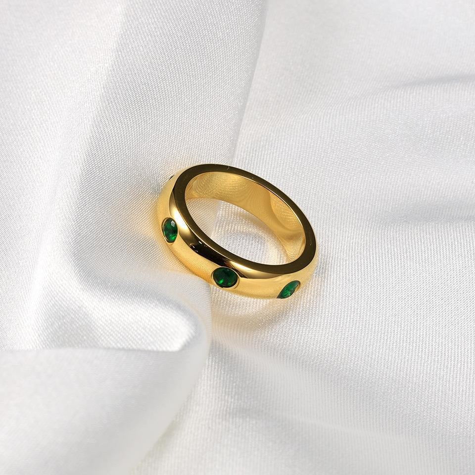 Clara – Anillo Brillante Minimalista de Acero