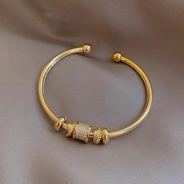 Amalia – Pulsera Ajustable Charms Dorados
