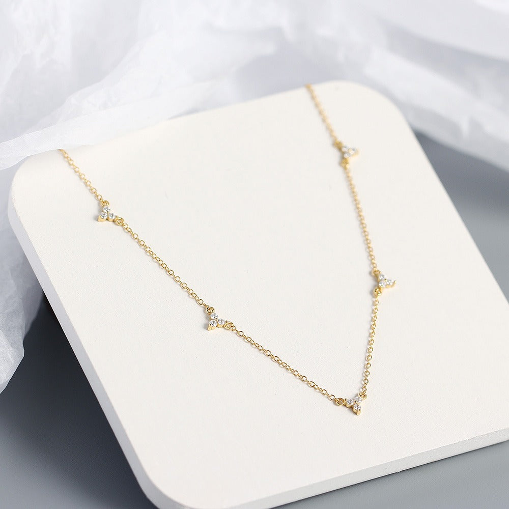 Lena – Collar Geométrico de Oro