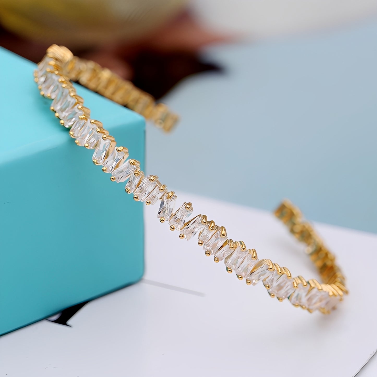 Lara – Pulsera de Zirconia Elegante y Moderna