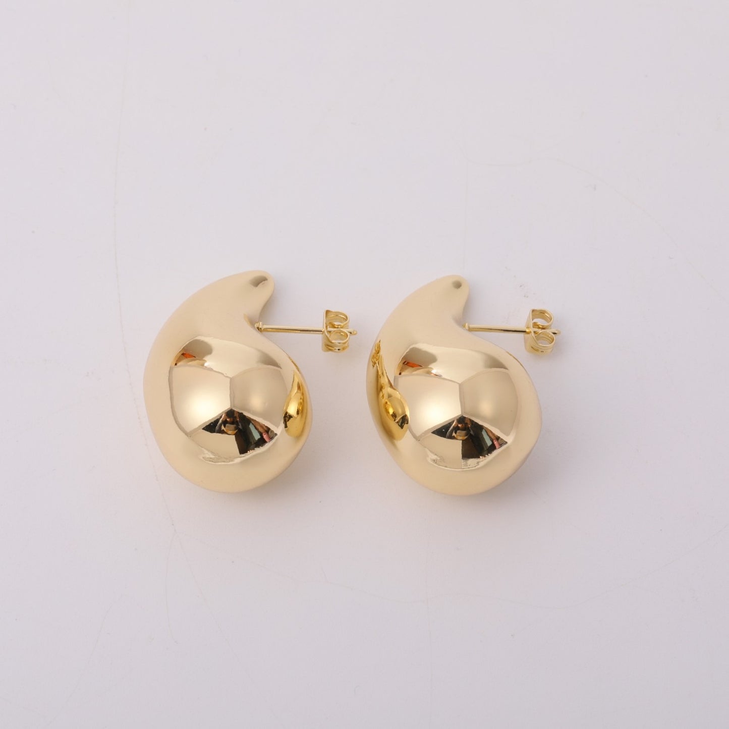 Camille – Pendientes Geométricos Elegantes