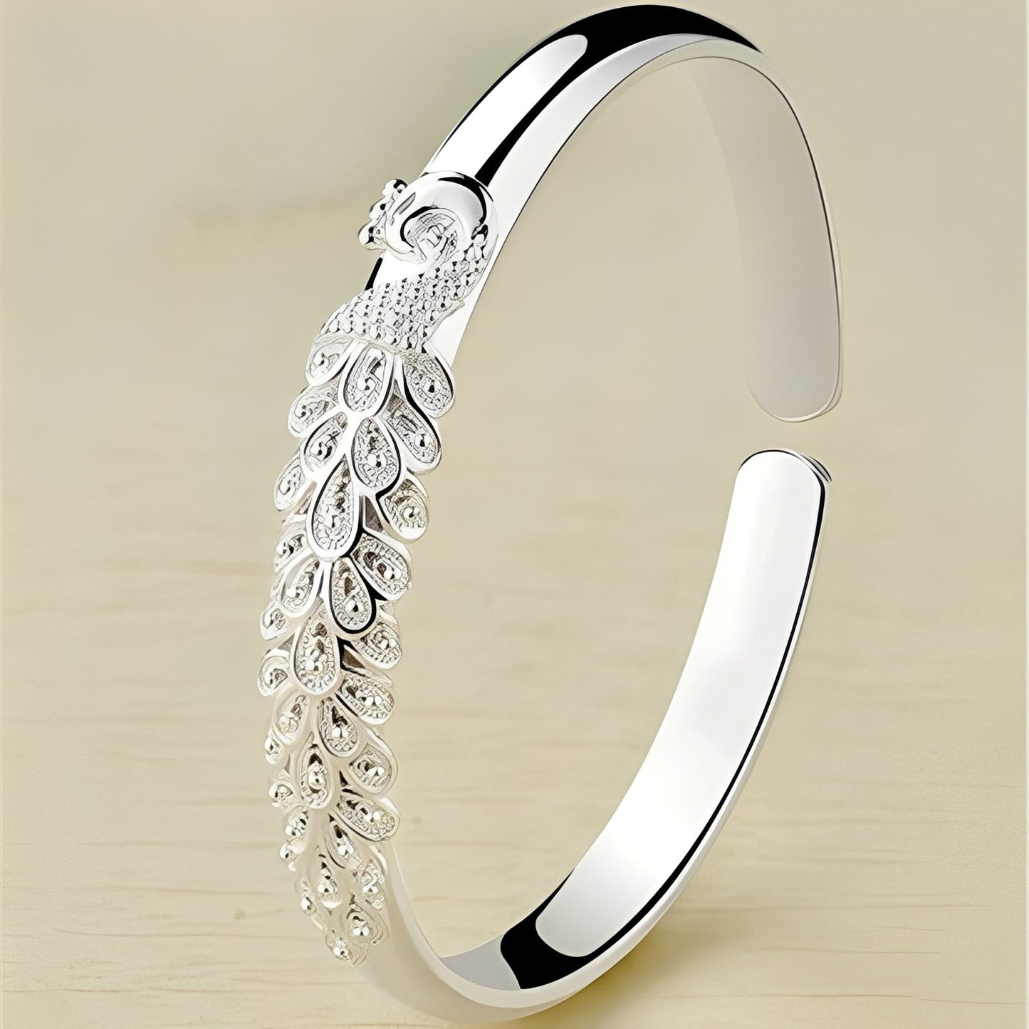 Elina – Brazalete Ajustable de Sueño en Plata