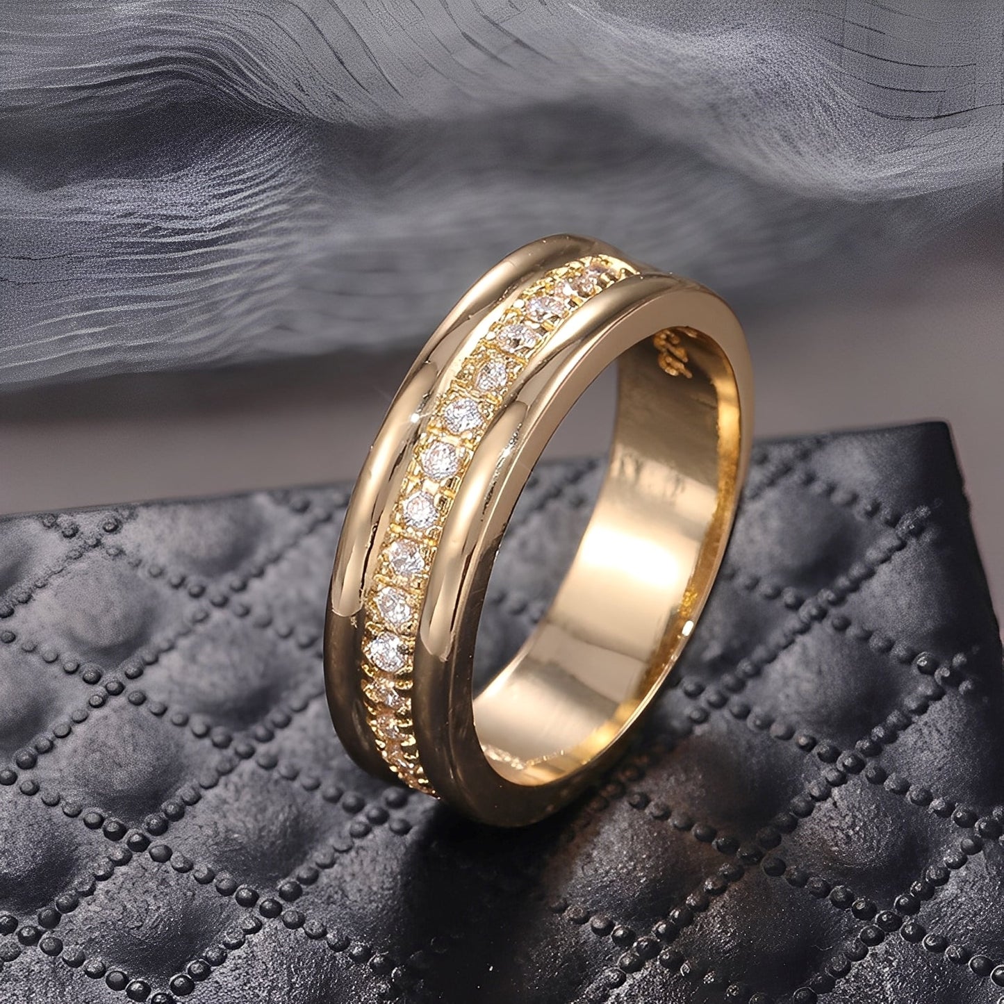 Sarah – Anillo Vintage en Zirconia Incrustada