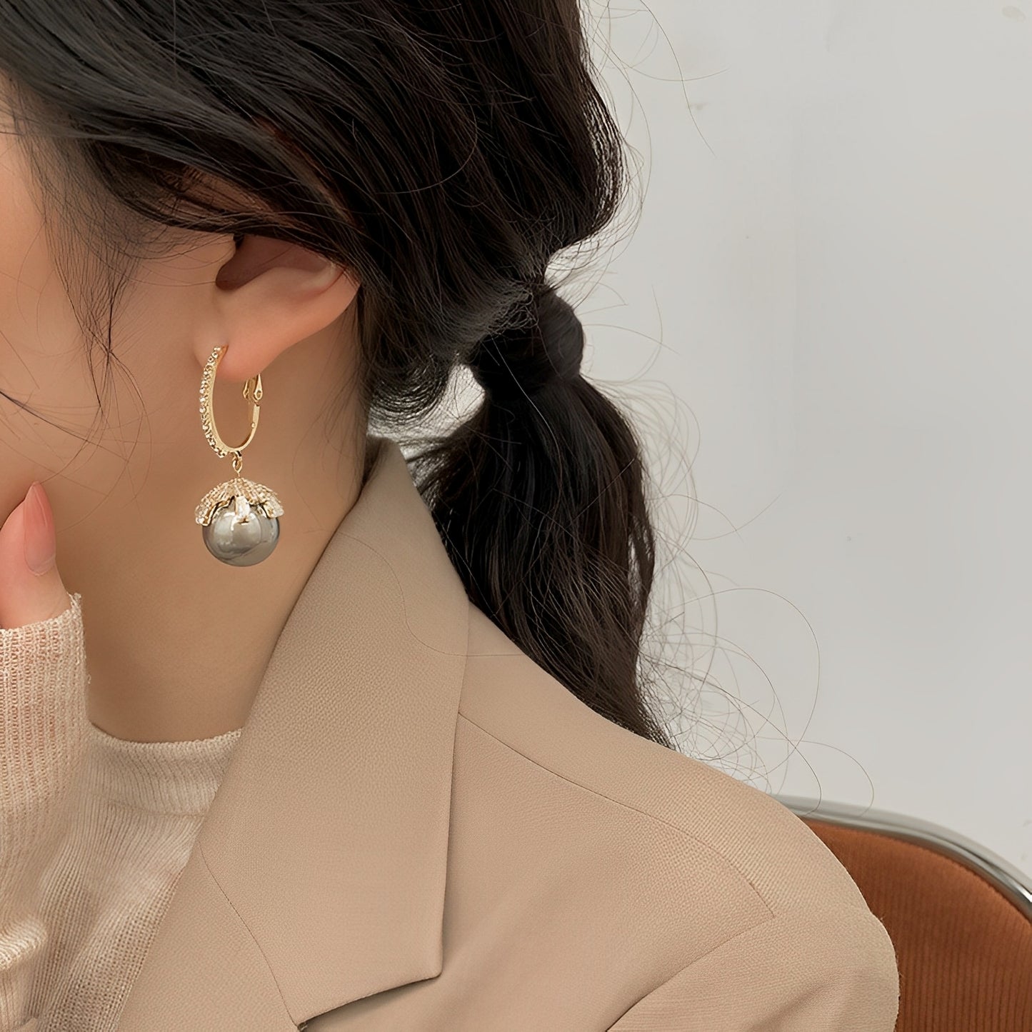 Malia – Pendientes con Perlas Blancas Elegantes