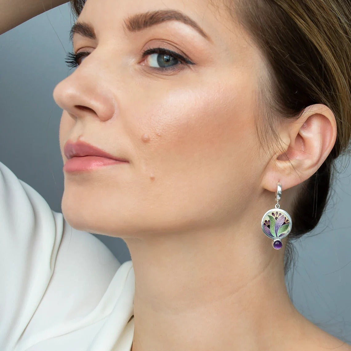 Lorna – Pendientes Boho con Cristales Morados en Plata de Ley