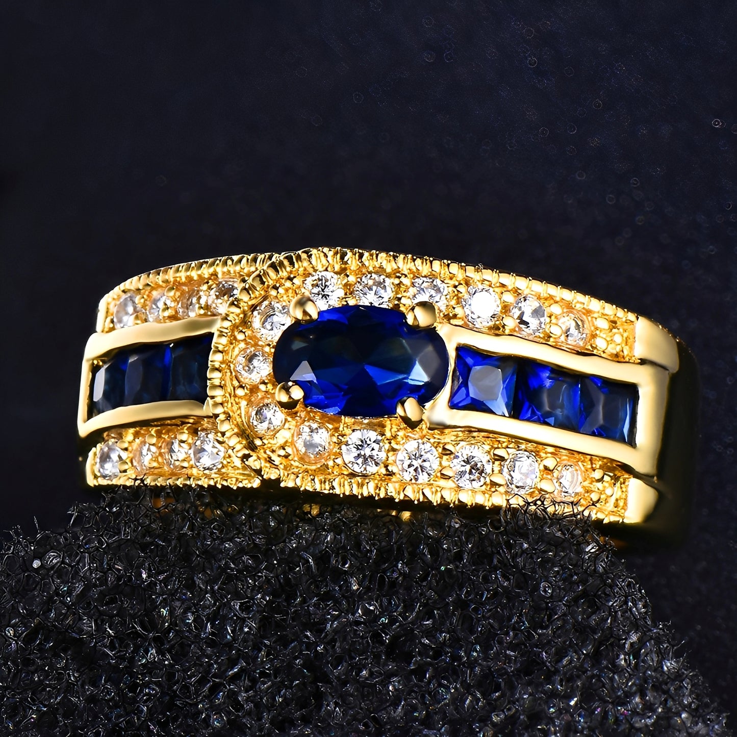 Marina – Anillo Dorado con Piedra Azul Brillante