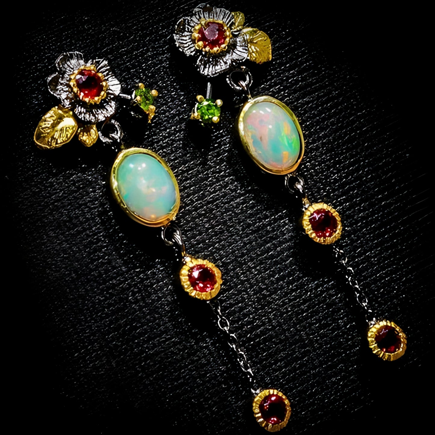 Yara – Pendientes Boho con Ópalo y Circonita Roja