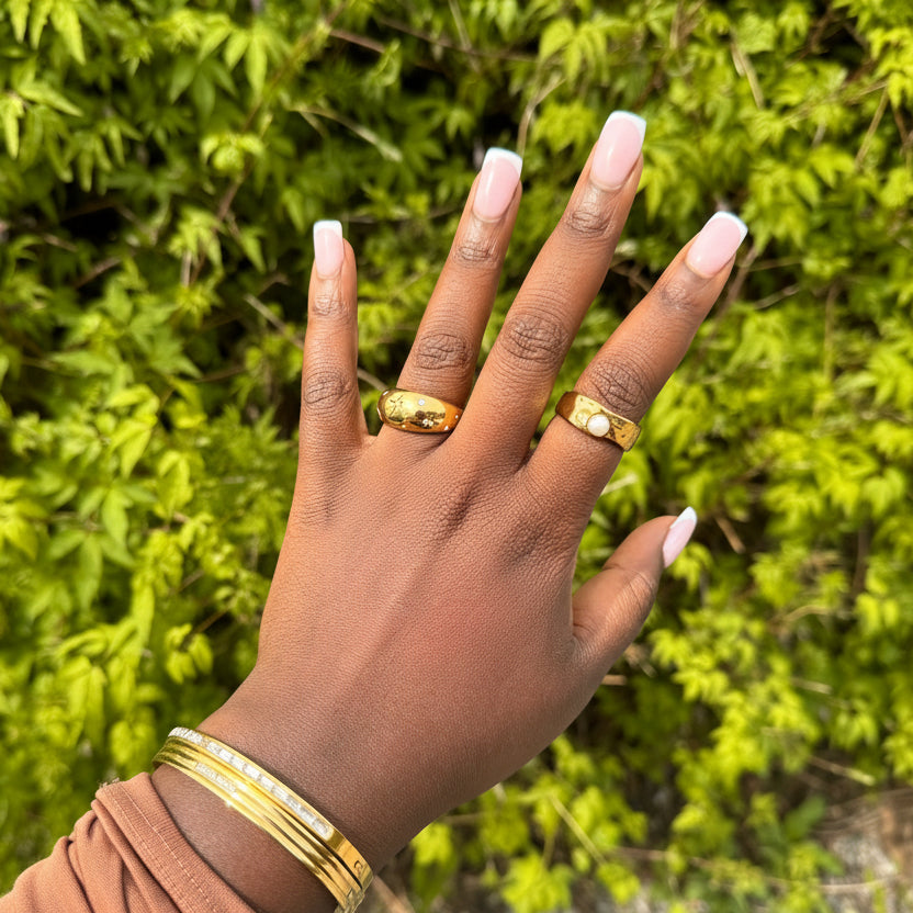 Livia – Anillo Perla Lava Elegante