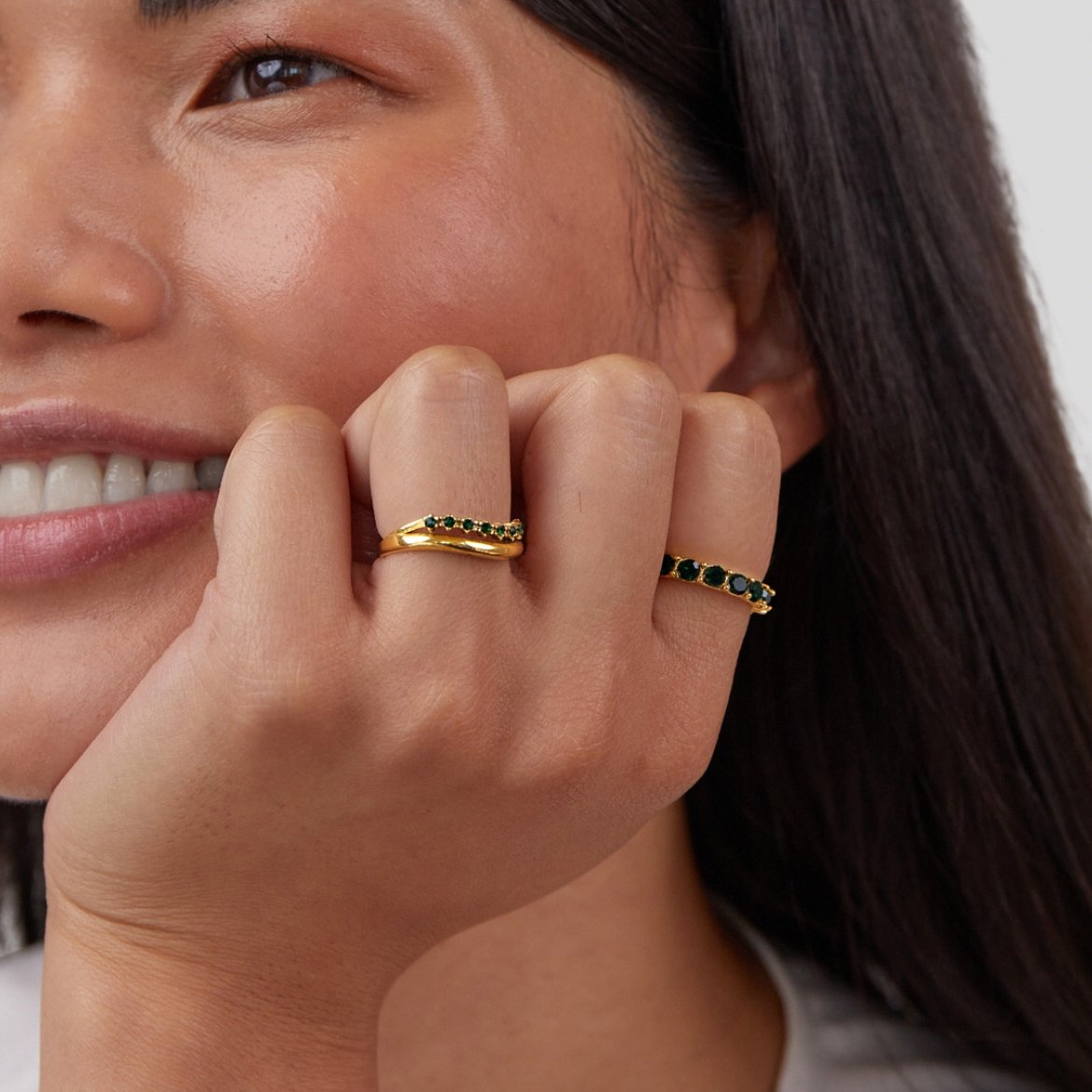 Issa – Bague Superpuesta Esmeralda Elegante