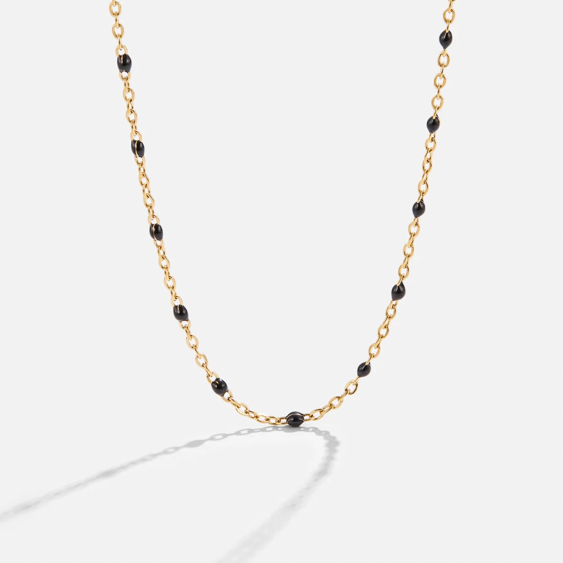 Yara – Collar de Perlas Negras Elegantes
