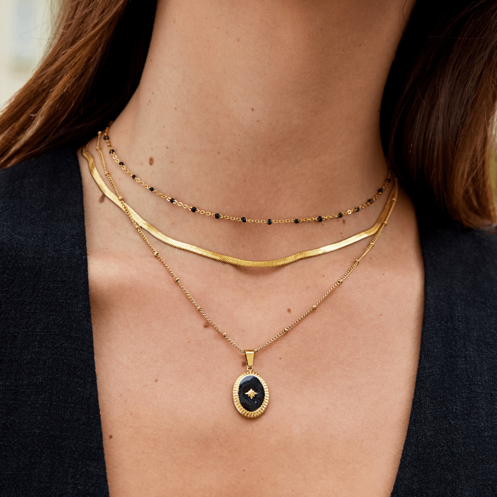 Yara – Collar de Perlas Negras Elegantes