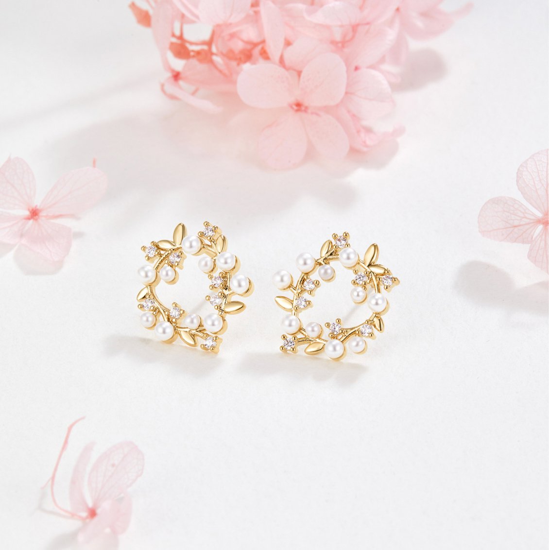 Carmenta - Aros con corona de perlas y cristales