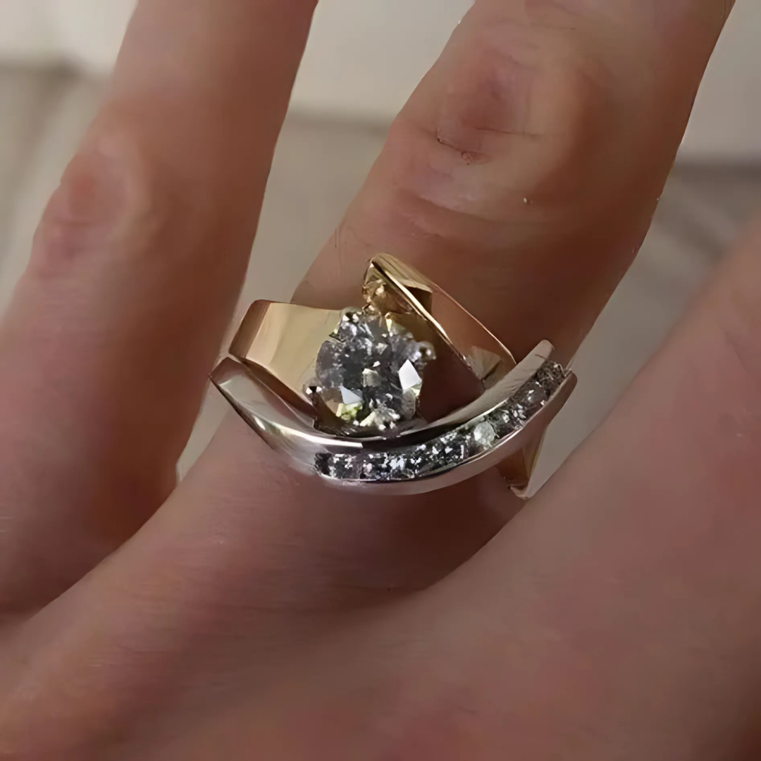 Sylira – Anillo Exclusivo en Oro y Plata con Circonita