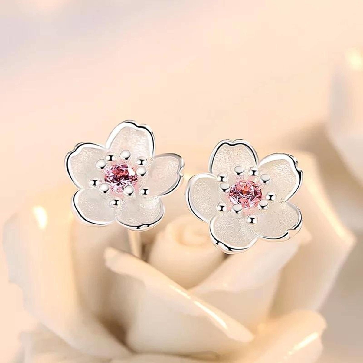Holly - Pendientes de Flor de Cerezo en Plata
