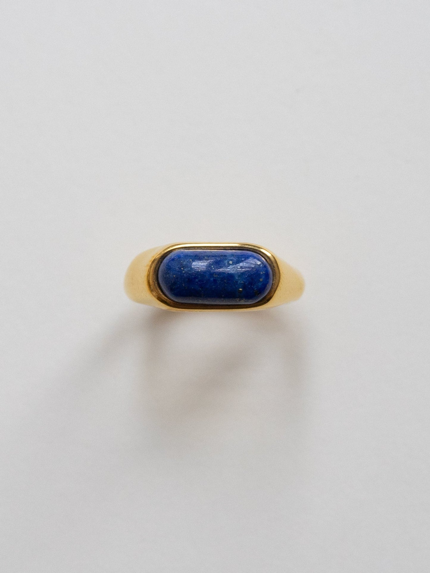 Aria - Anillo de Oro Liso con Piedra Azul