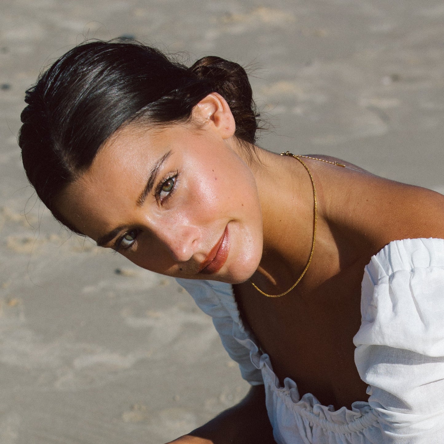 Piana – Collar Dorado Delicado para el Día a Día