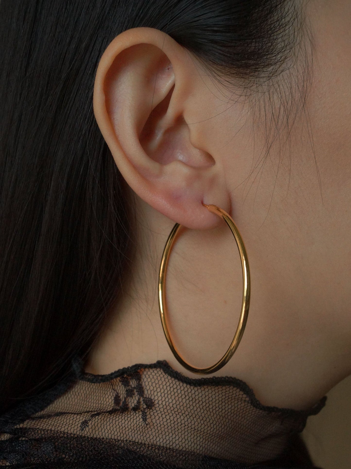 Bella - Grandes aros delgados dorados