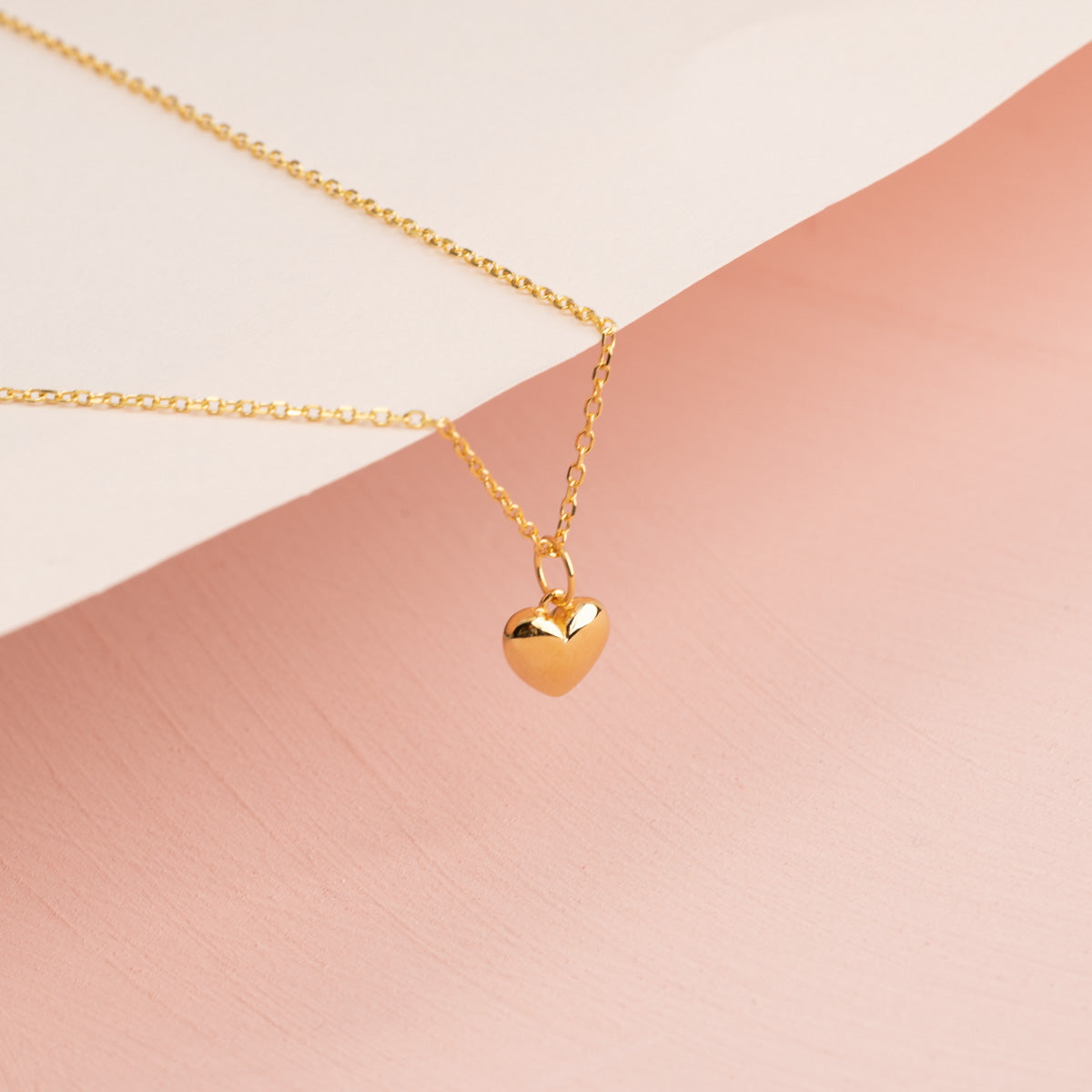 Lamia - Collar de Corazón Dorado