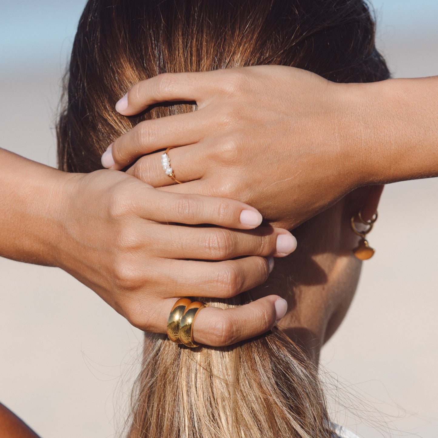Lina – Anillo con Mini Perlas Naturales