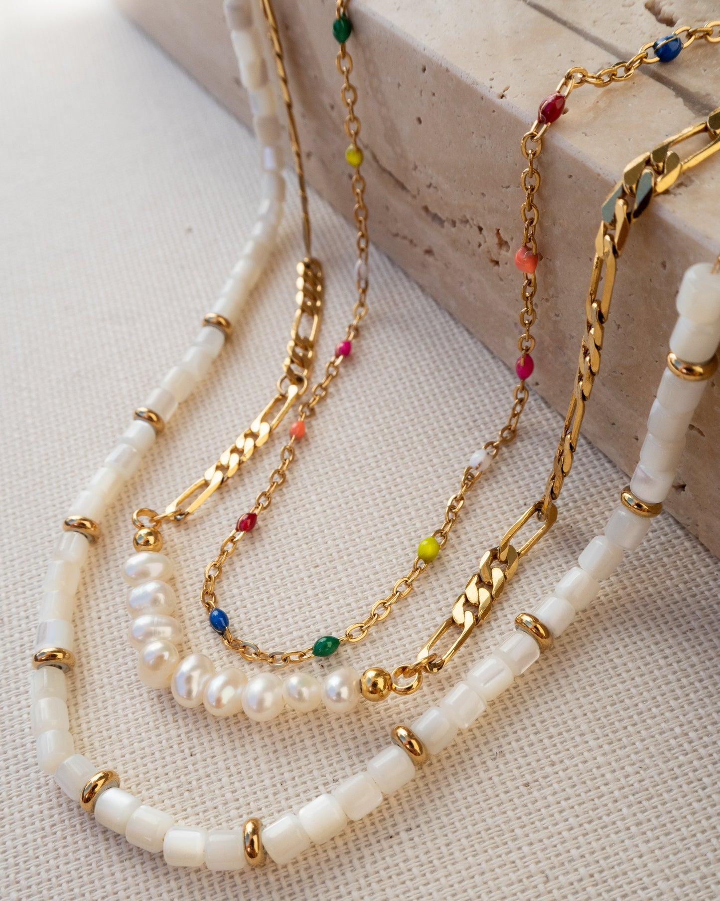 Alba - Collar de arcoíris y oro