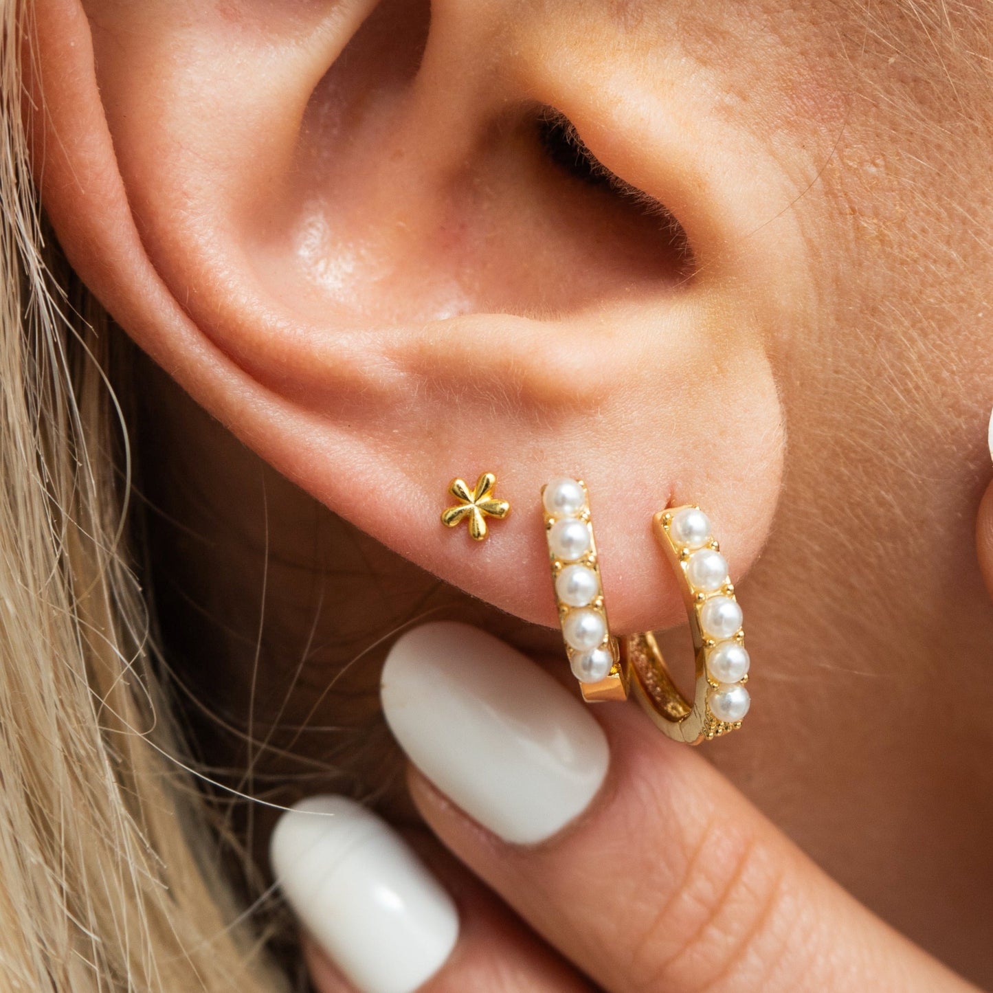 Lily – Pendientes Pequeños de Oro