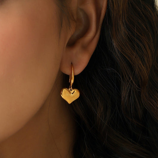 Amora – Pendientes Corazón 3D Elegantes