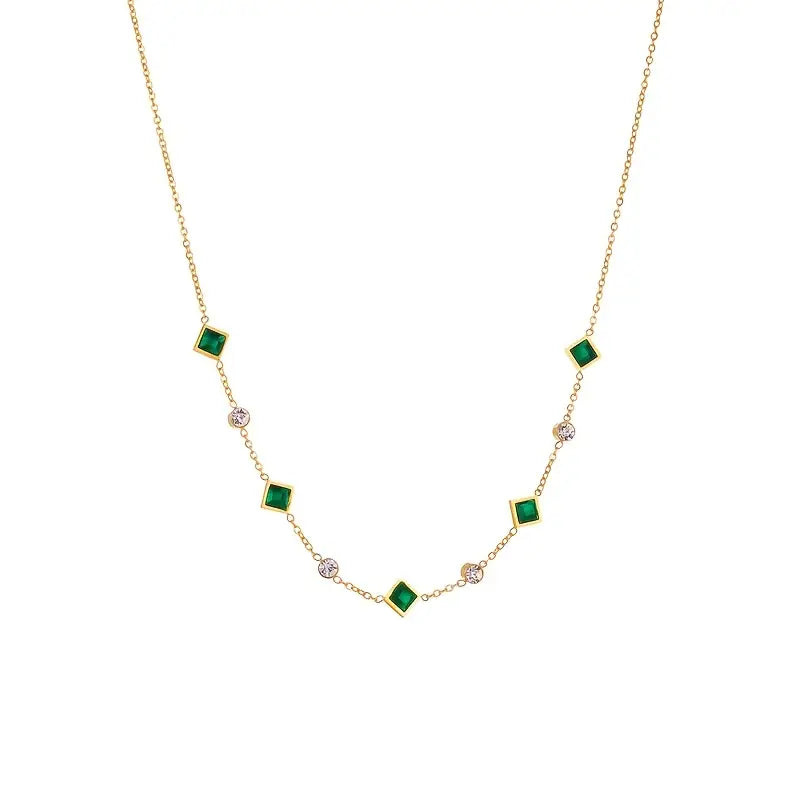 Amelisse – Collar Dorado Glenwyn Elegante