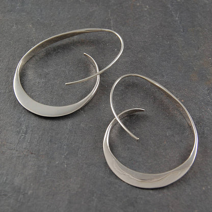 Lora – Pendientes Espirales Elegantes