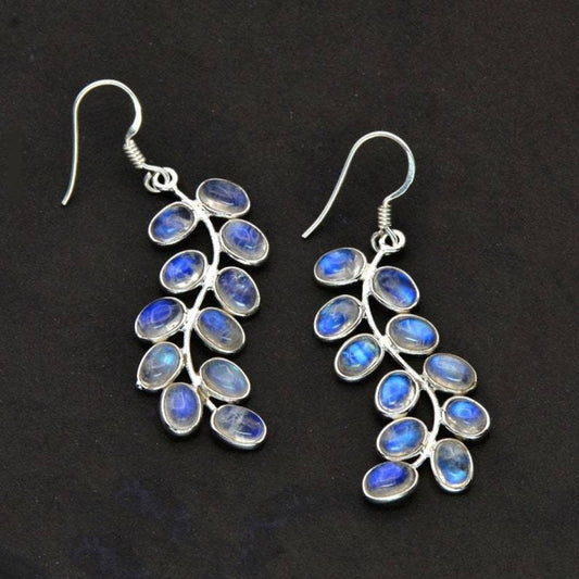 Cristina – Pendientes Elegantes con Brillo de Piedra Lunar