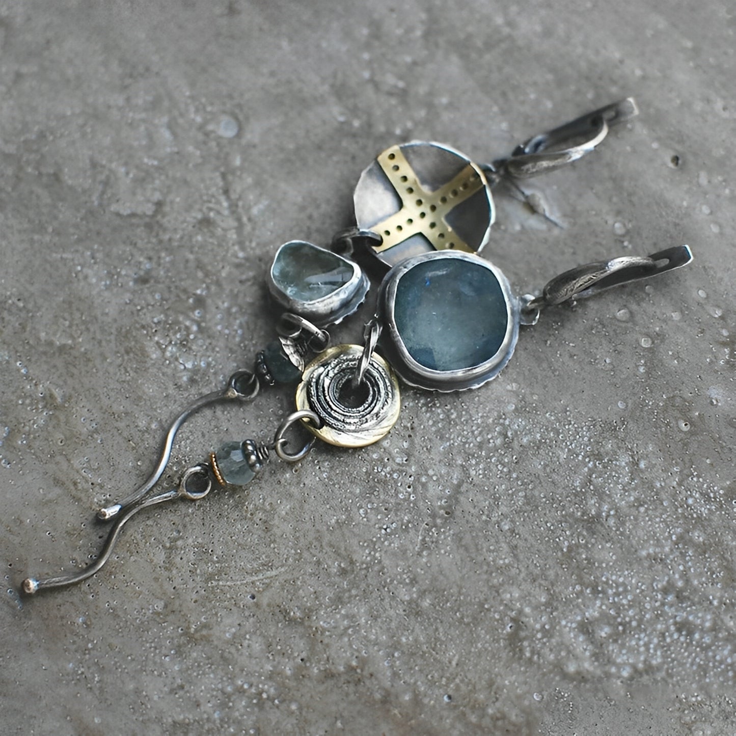 Shane – Pendientes Cruz con Piedra Azul