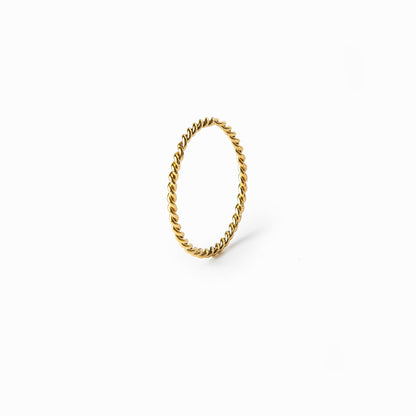 Mary – Bague Fina Cuerda Torsionada Dorada