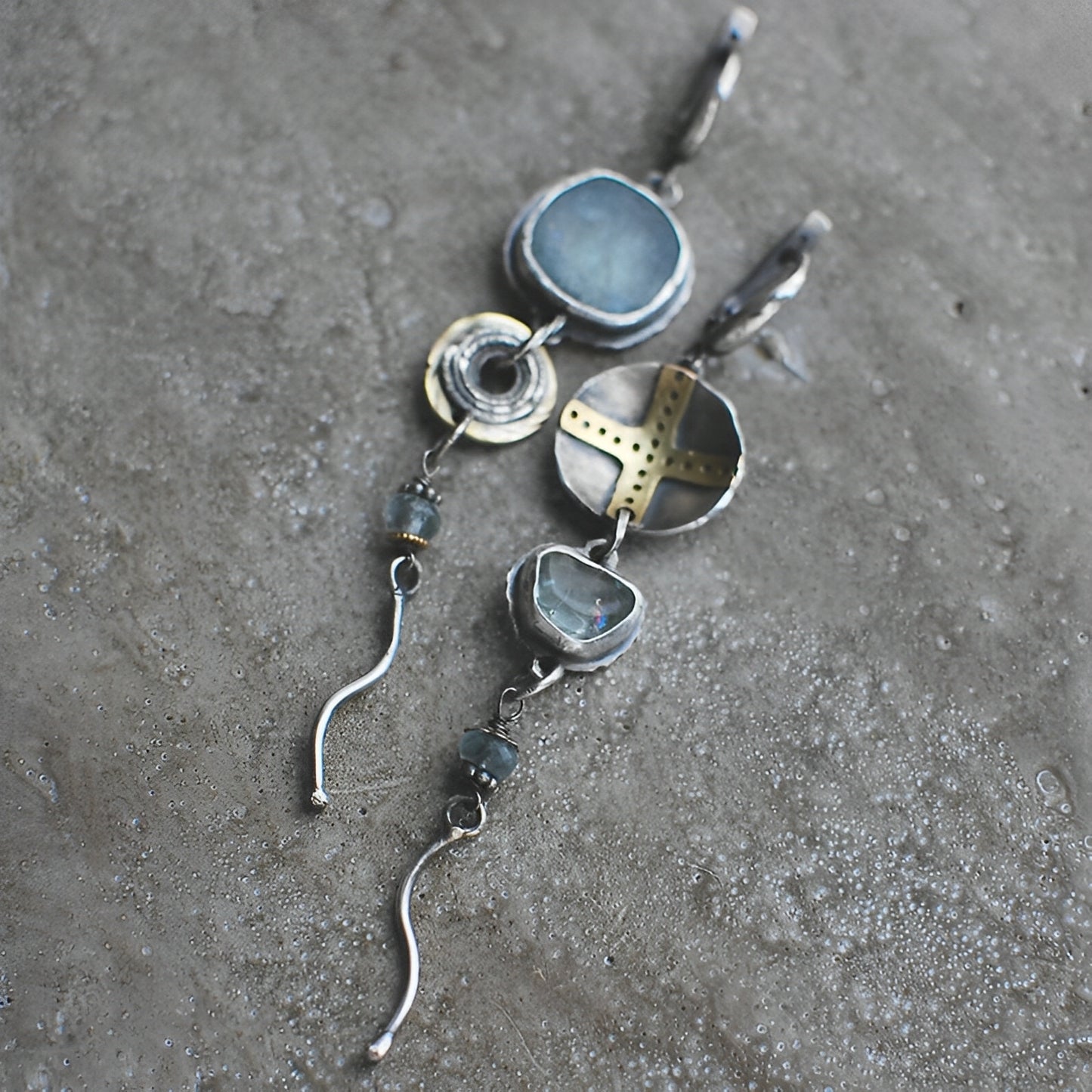 Shane – Pendientes Cruz con Piedra Azul
