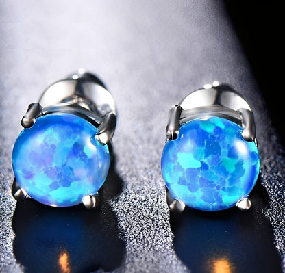 Camille – Pendientes Stud Elegantes en Ópalo