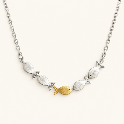 Collar de dama con colgante de pez