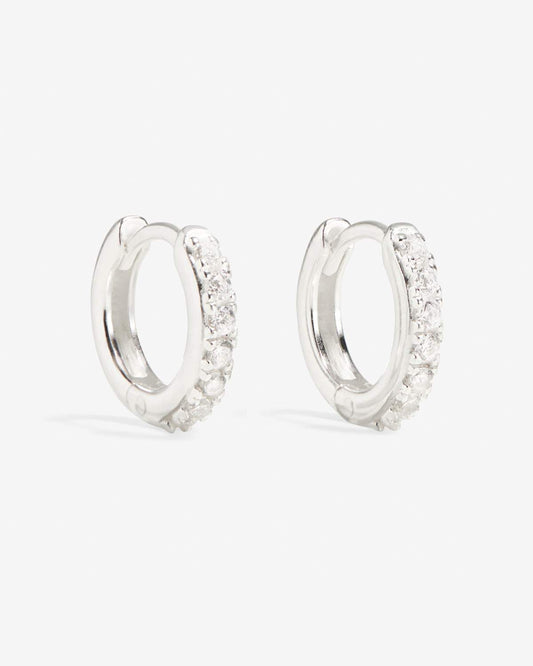 Cleo - Huggies de Plata con Micro Pavé
