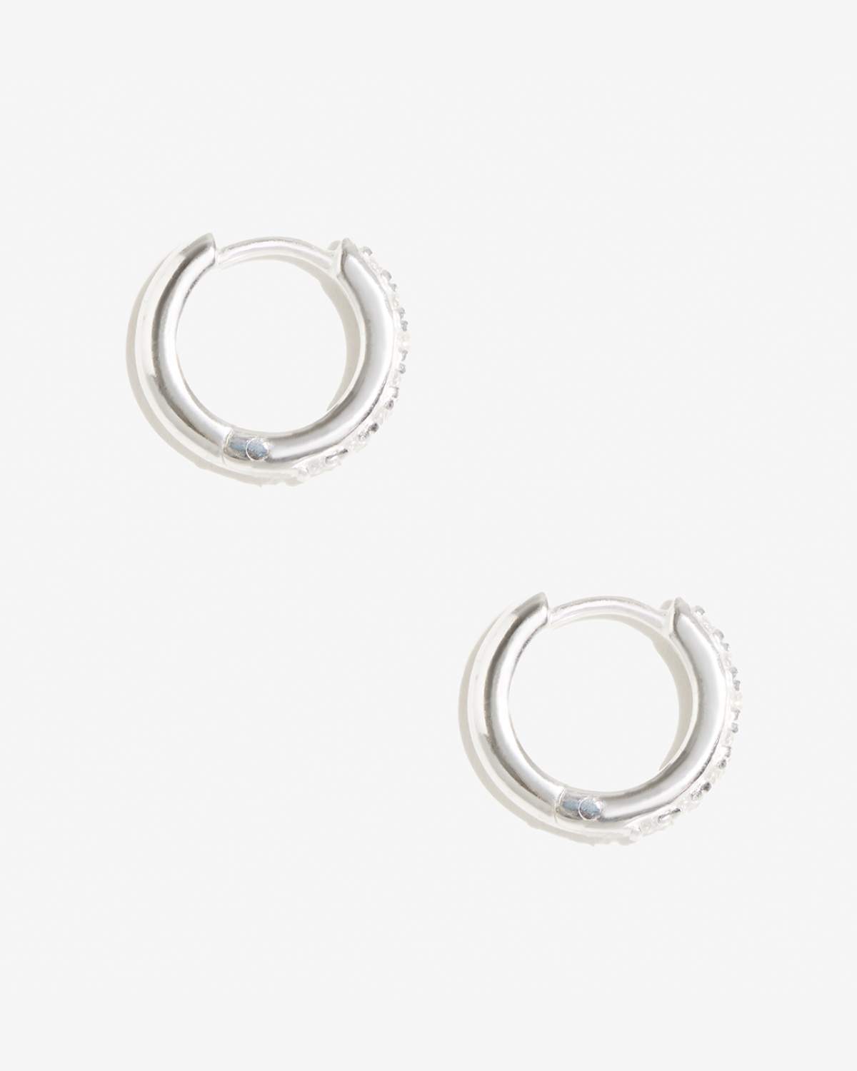 Cleo - Huggies de Plata con Micro Pavé