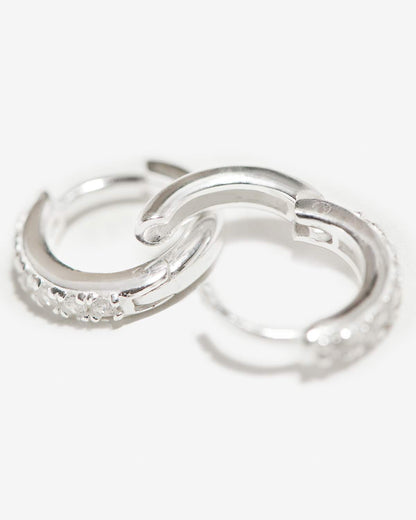 Cleo - Huggies de Plata con Micro Pavé