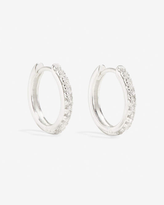 Manda - Pequeños Aros Plateados con Pavé