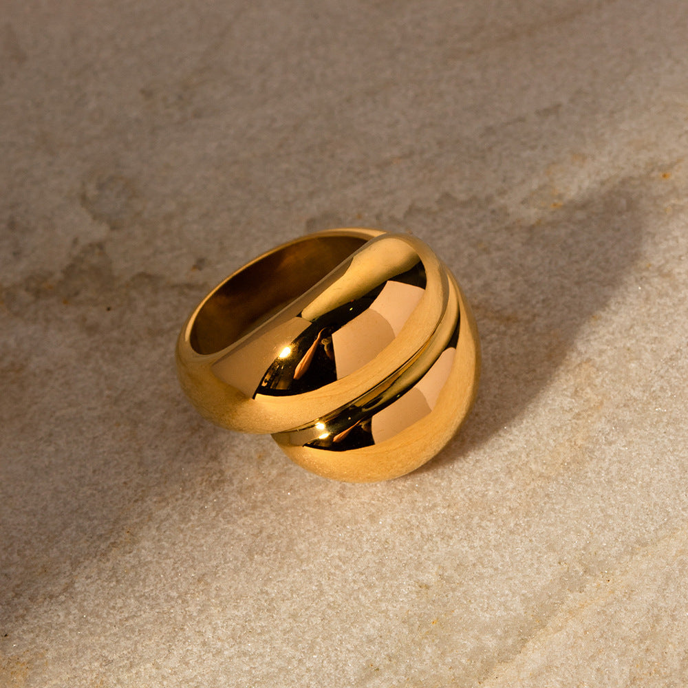 Avery – Anillo Dorado Refinado