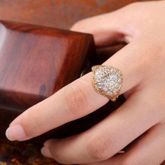 Seraphina – Anillo Diamante de la Era Dorada