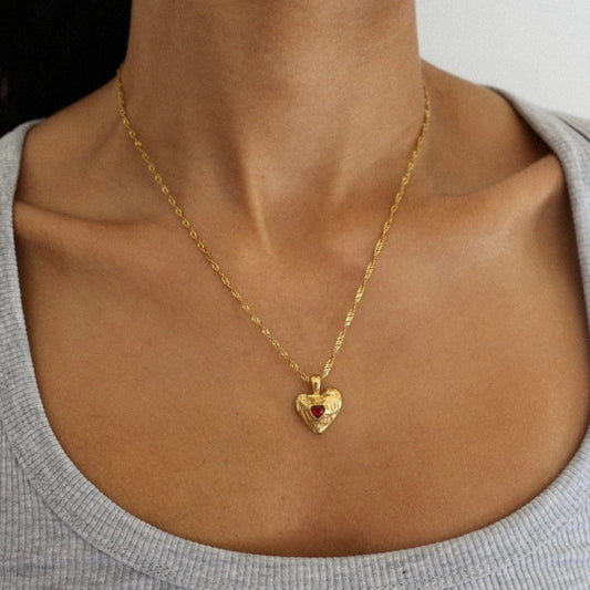 Vesper - Collar de corazón rojo dorado