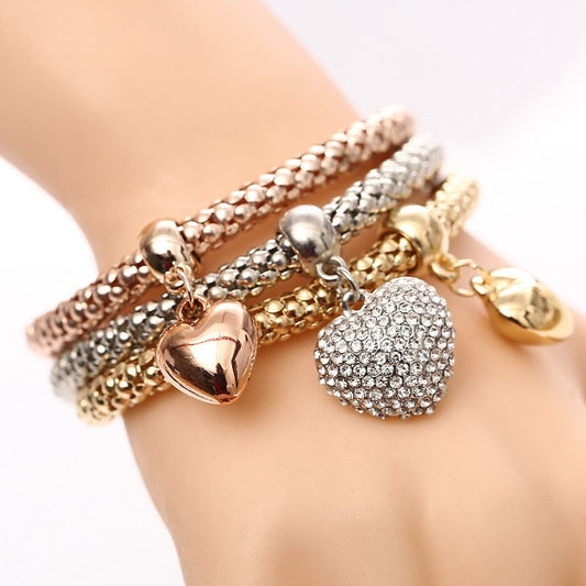 Aria – Pulsera de Metal con Corazones Sólidos