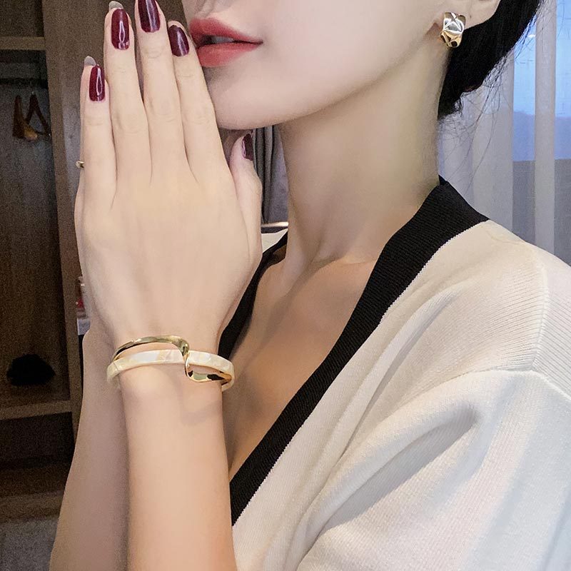 Bree – Pulsera con ópalo blanco