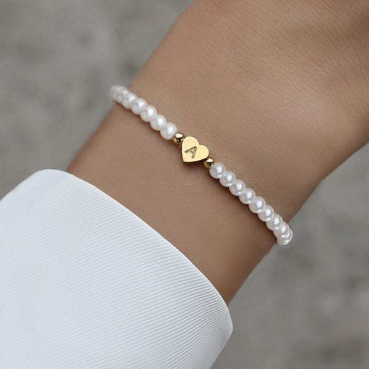 Pulsera de perlas con inicial grabada - Pulsera de perlas personalizada con corazón
