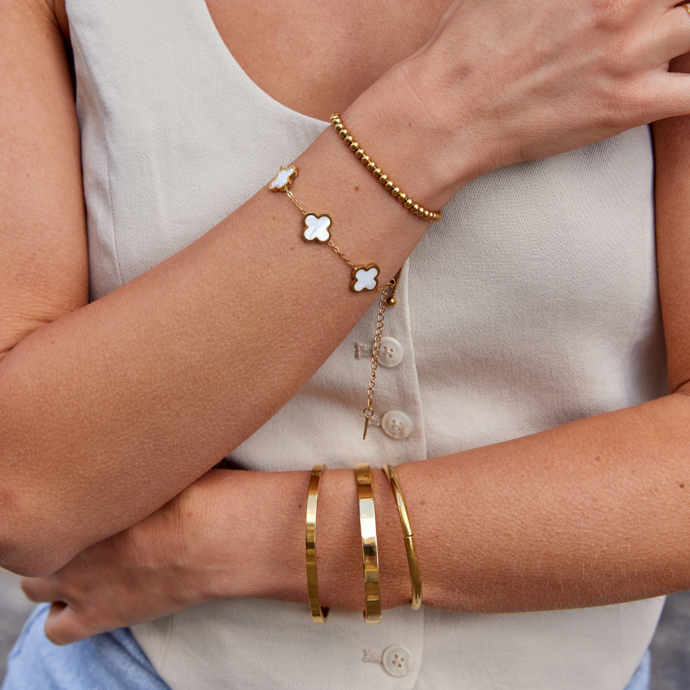 Pulsera de Mujer con Banda Delgada y Suave