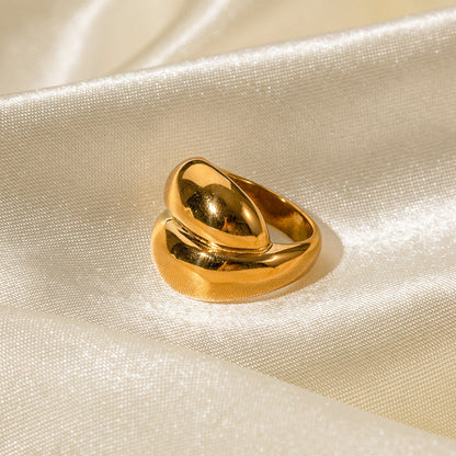 Avery – Anillo Dorado Refinado